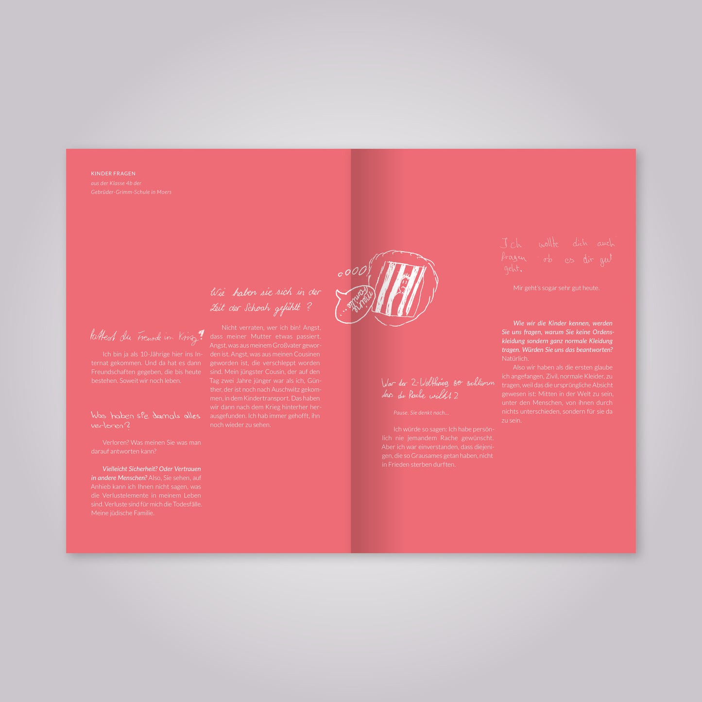 Aufgeschlagenes Magazin: rosaner Hintergrund mit weißem Fließtext.