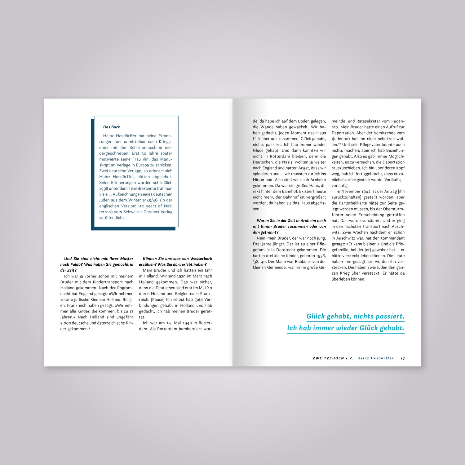 Aufgeschlagenes Magazin mit Fließtext